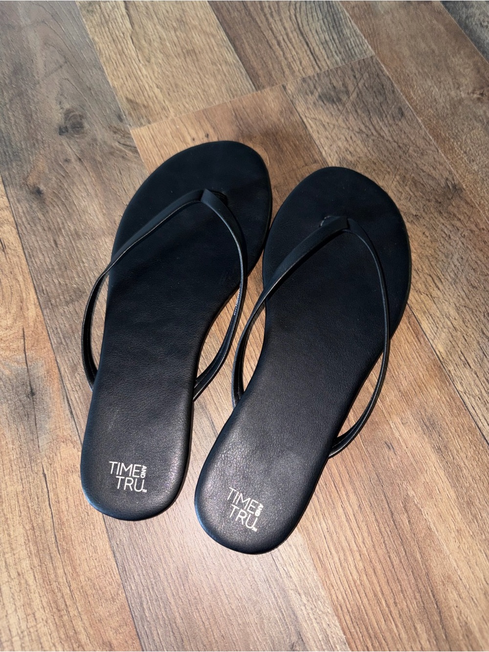 Time and Tru Black Slim Strap Flip Flop Sandals
